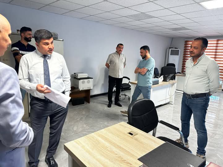 Read more about the article السيد المدير العام يجري جولة صباحية في مقر الدائرة