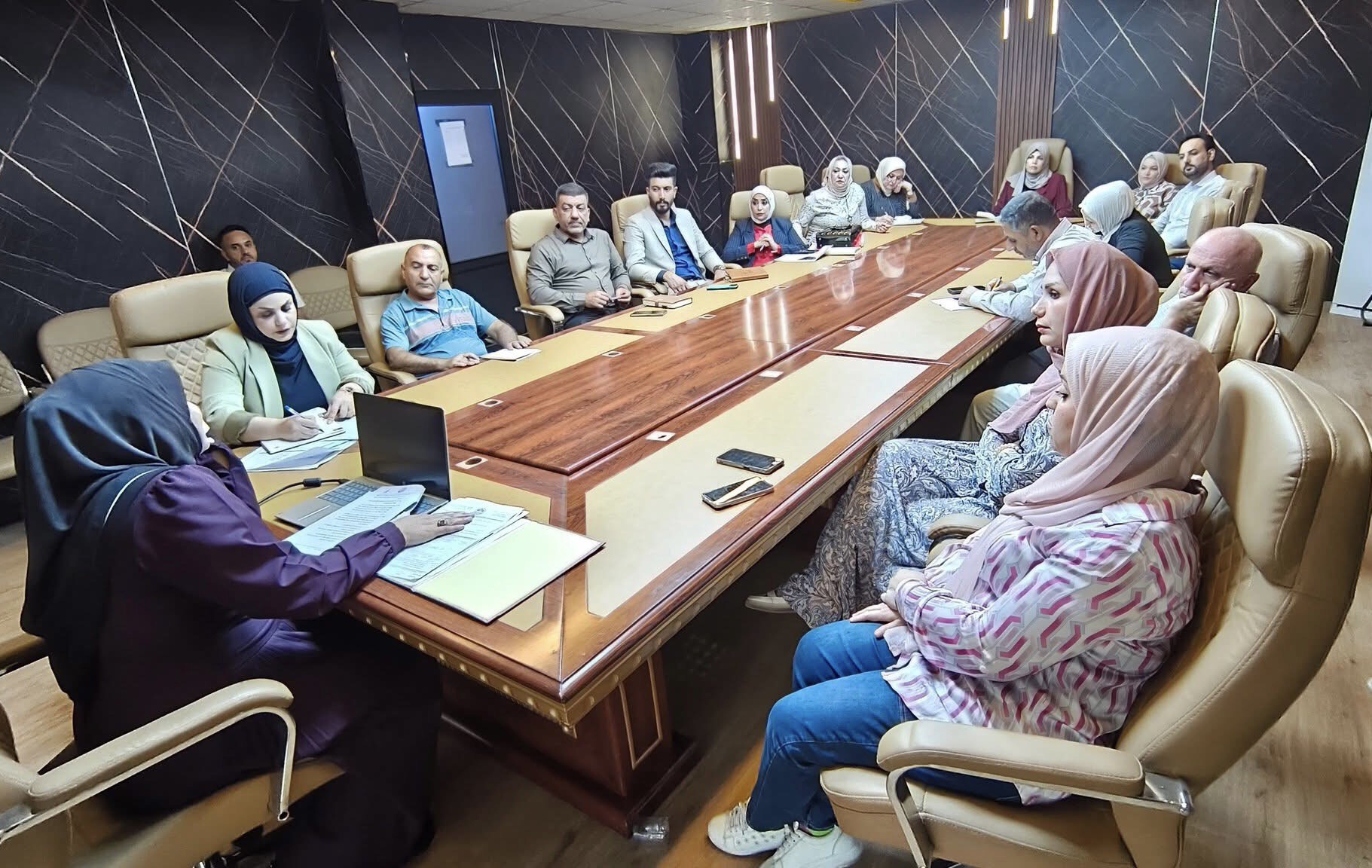 Read more about the article دوره تدريبه تتتضمن تضنين الموظف في القانون العراقي
