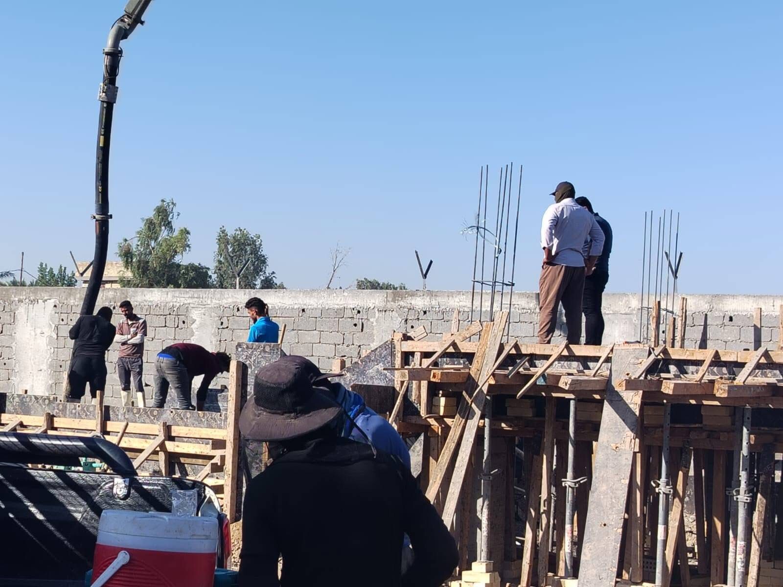 Read more about the article تواصل الملاكات الهندسية التابعة لدائرة الاشغال و الصيانة العامة الاشراف و المراقبة على مشاريع/الجهد الخدمي و الهندسي محافظة بغداد/جانب الكرخ